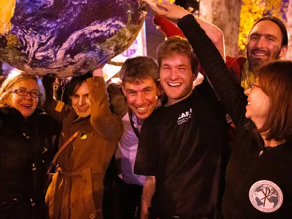 Become a campaign volunteer