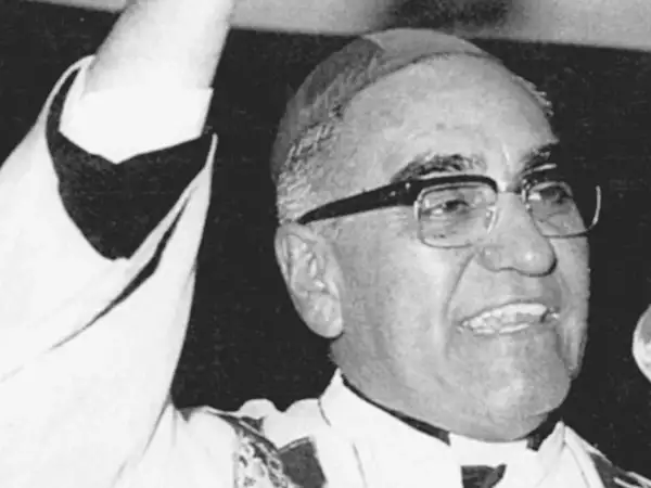 El Salvador - Romero preaching widget