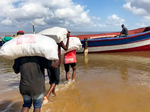 Africa - Mozambique - Delivering aid after Cyclone Idai